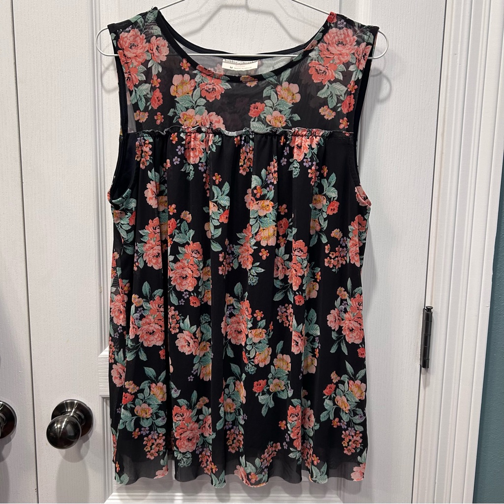 Bobbie Brooks Women’s Black Floral Sleeveless Lined Mesh Overlay Babydoll Top Md